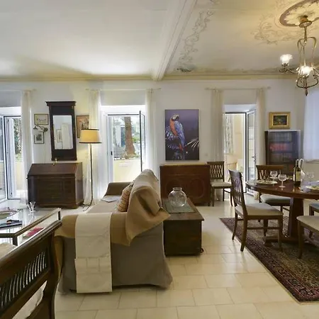 Апартаменты Wishing Well Apartment, Old Town *