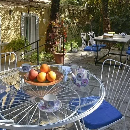 Апартаменты Wishing Well Apartment, Old Town