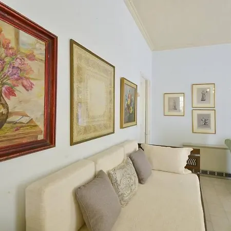 Wishing Well Apartment, Old Town