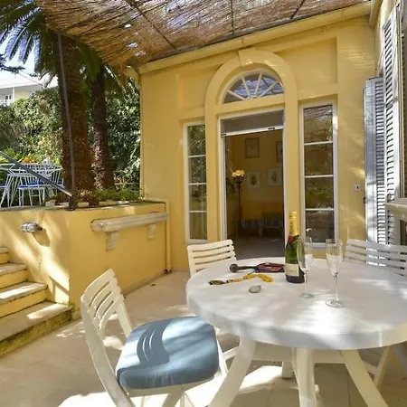 Апартаменты Wishing Well Apartment, Old Town