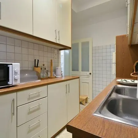 Wishing Well Apartment, Old Town *